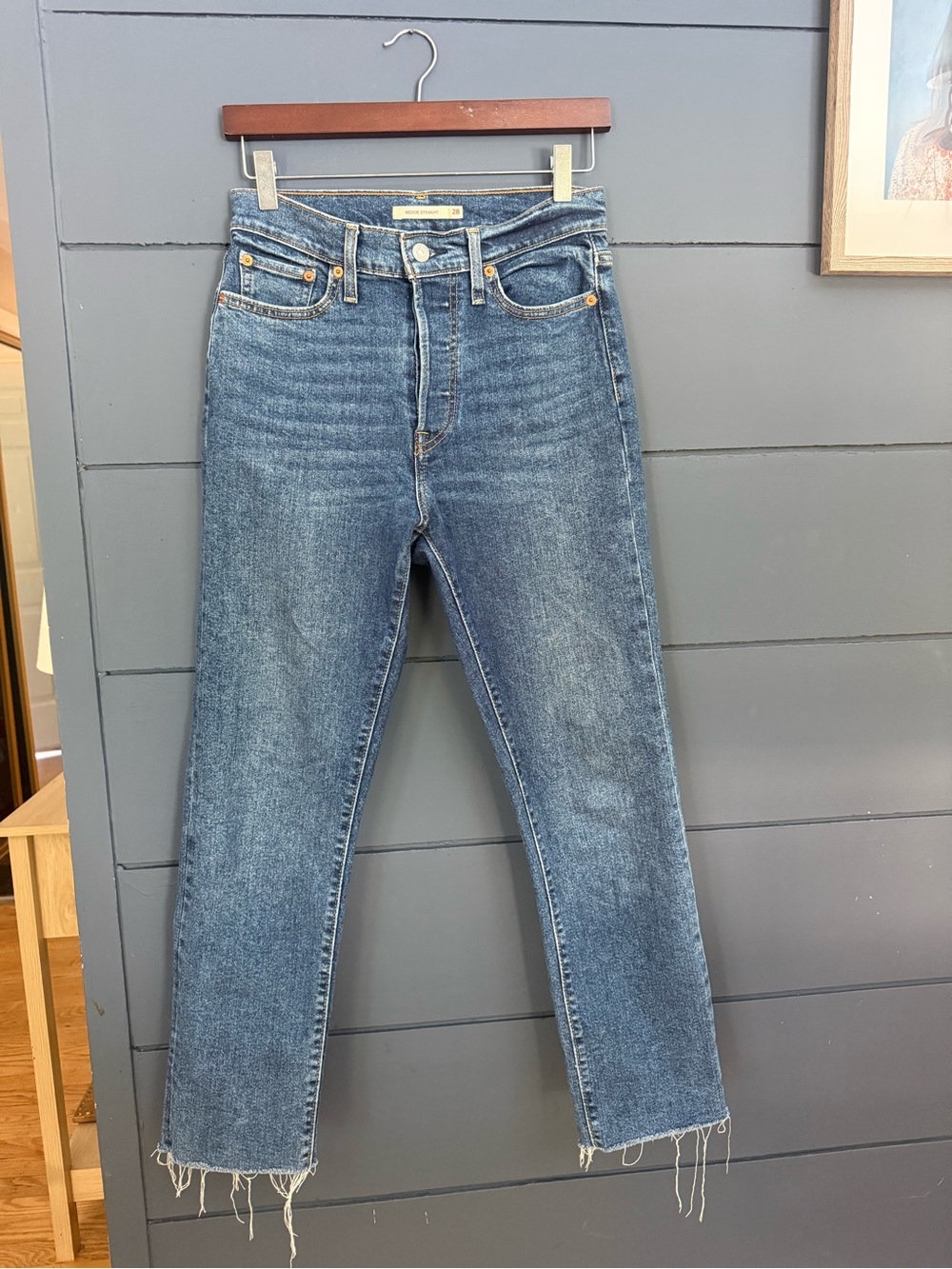 Levi’s Raw Hem Wedgie straight button fly dark wash jeans size 28/6
